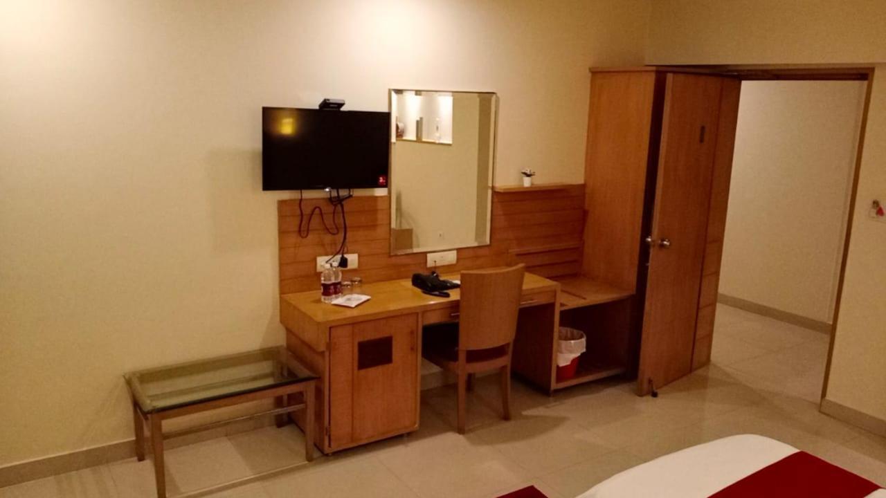 Fabhotel A&M - Nr Lv Prasad Institute, Banjara Hills Hyderabad Bagian luar foto
