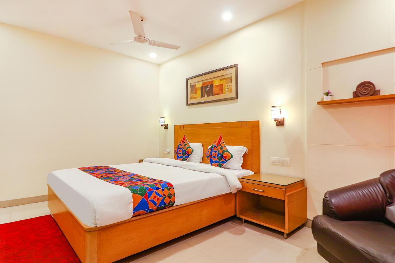 Fabhotel A&M - Nr Lv Prasad Institute, Banjara Hills Hyderabad Bagian luar foto